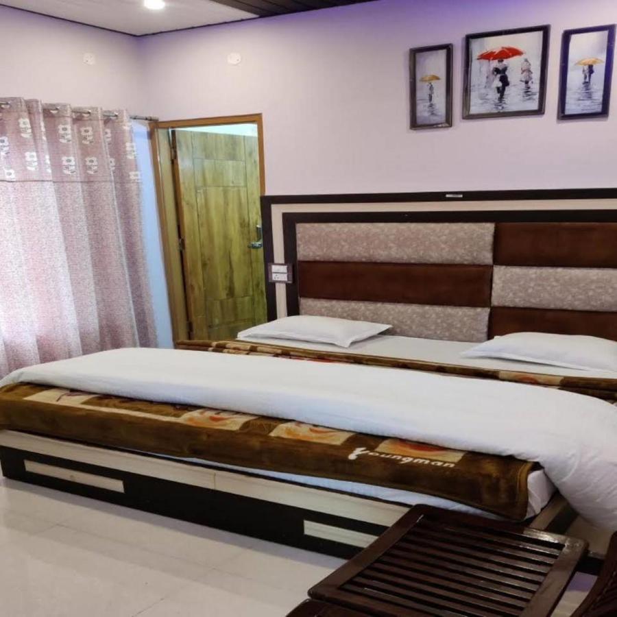 Oak Wood Homestay Banikhet ดัลเฮาซี ภายนอก รูปภาพ