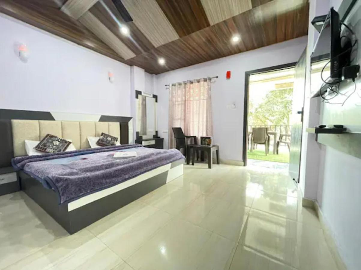 Oak Wood Homestay Banikhet ดัลเฮาซี ภายนอก รูปภาพ