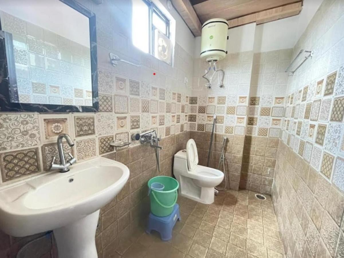 Oak Wood Homestay Banikhet ดัลเฮาซี ภายนอก รูปภาพ