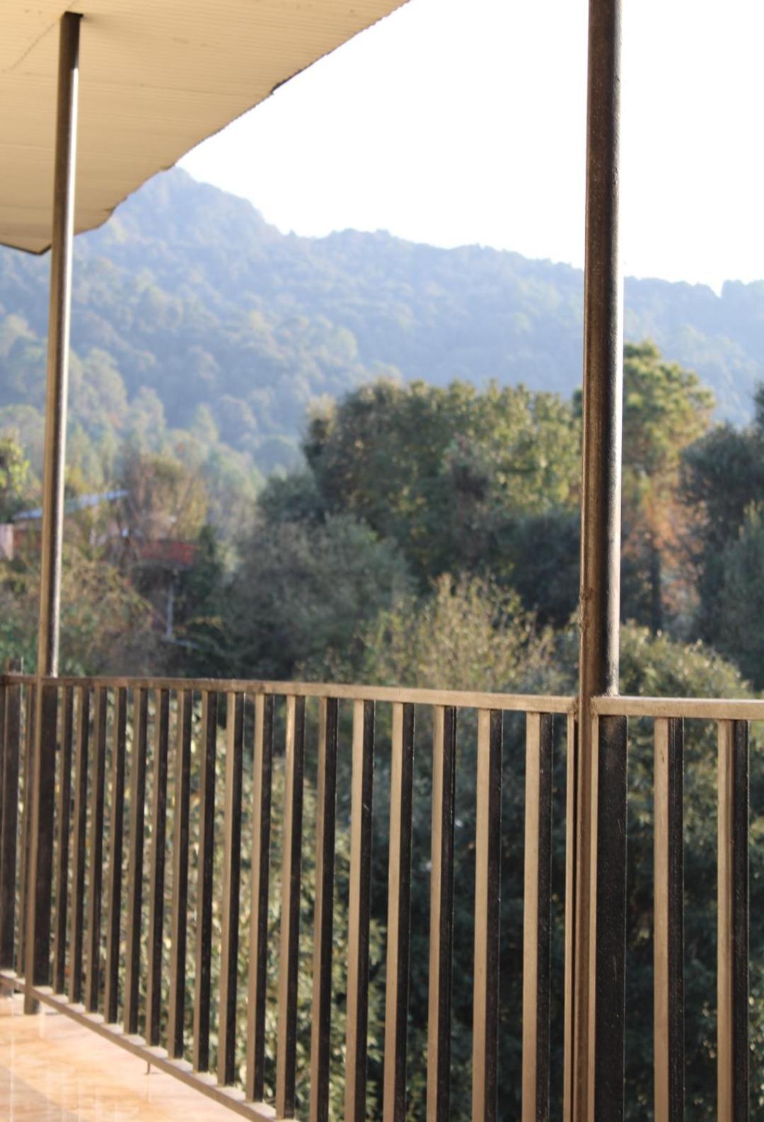 Oak Wood Homestay Banikhet ดัลเฮาซี ภายนอก รูปภาพ
