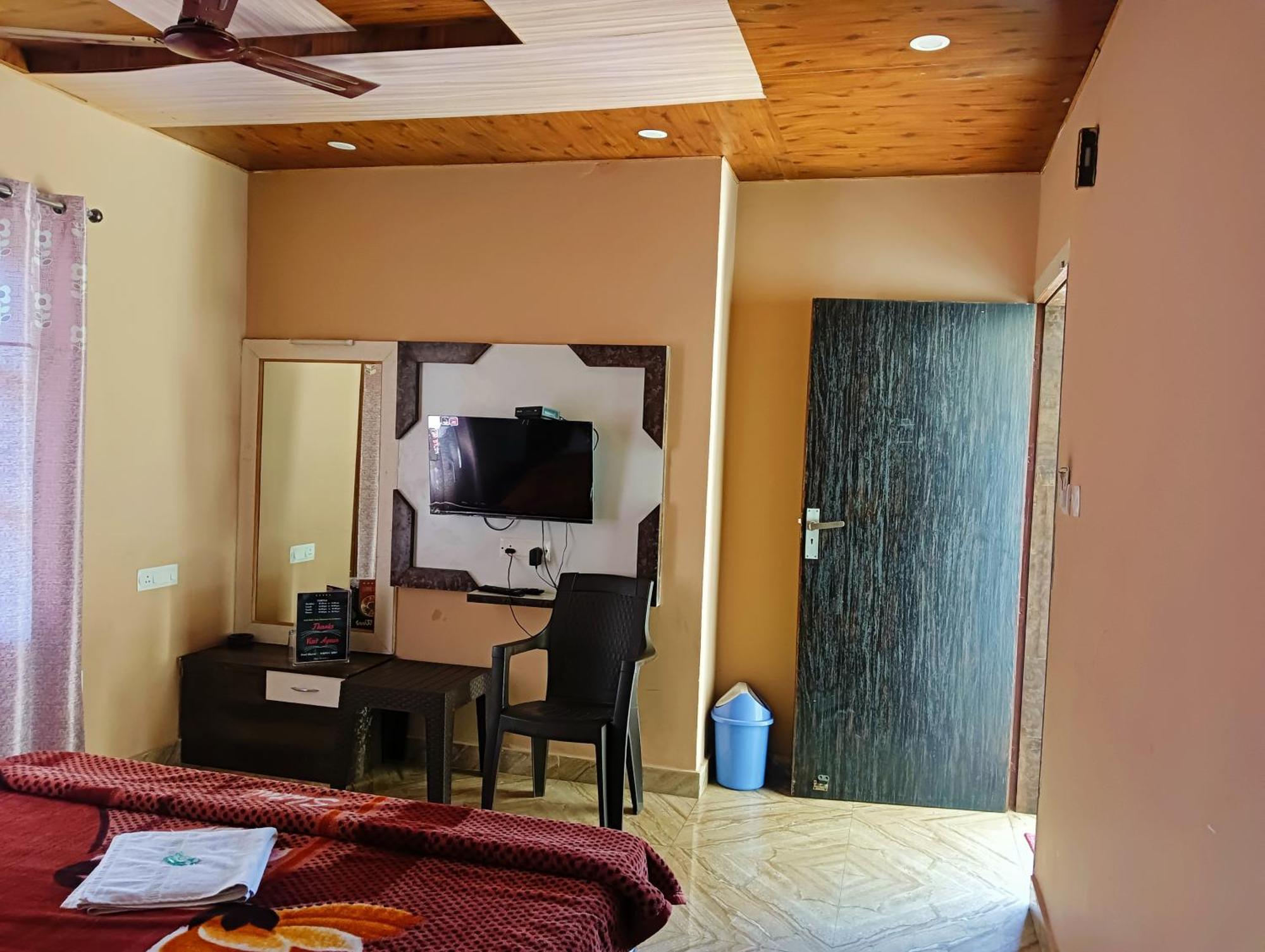 Oak Wood Homestay Banikhet ดัลเฮาซี ภายนอก รูปภาพ
